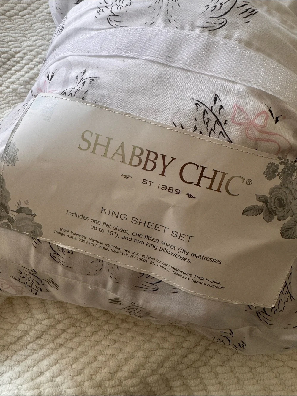🩷🤍Shabby Chic White Sheet Set with Black Sketch love swans with Pink bows - King